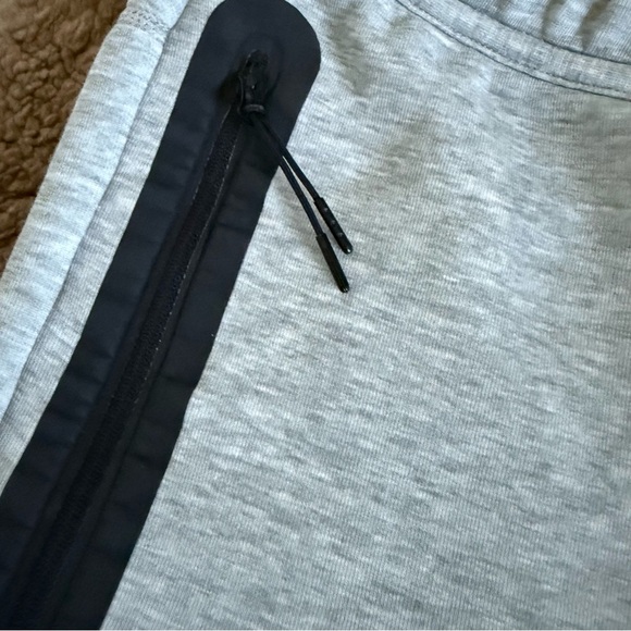 Nike Men's Light Gray Athletic Shorts - Picture 2 of 7